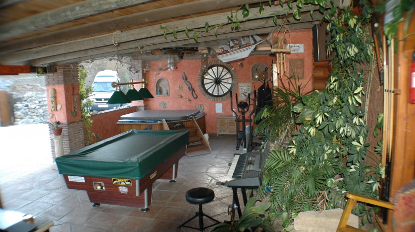 POOL TABLE AND HOT TUB